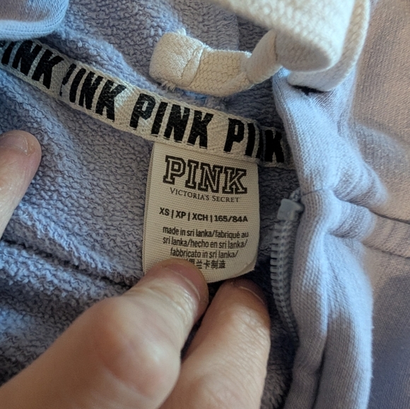 Victoria's Secret‎ PINK Light Purple Hoodie - Picture 2 of 3